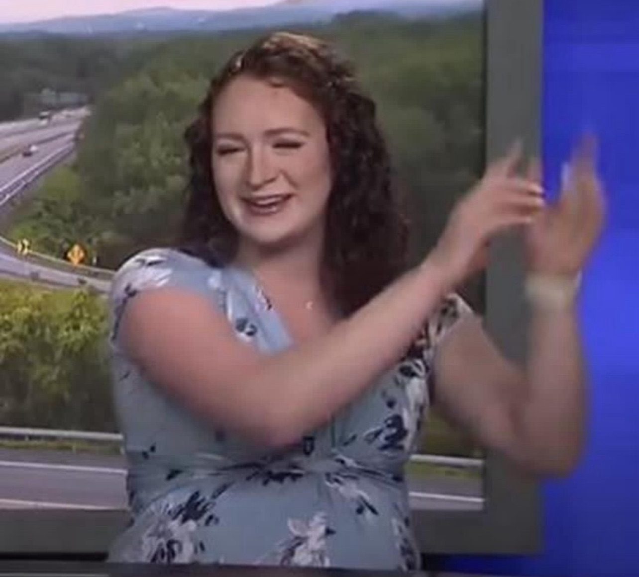 VIDEO/ Her Water Broke During a Live Newscast – Viral Moment as Anchor Delivers the News While in Labor