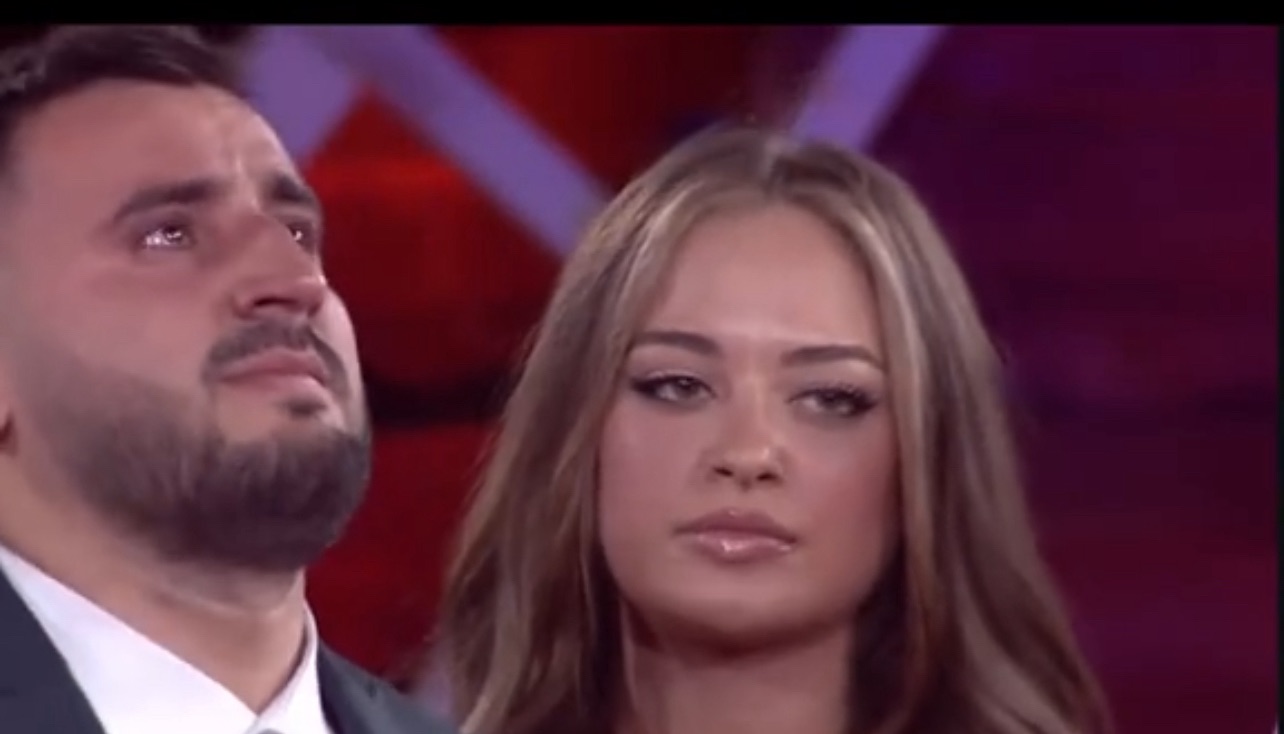 Andueli qan me oii dhe  ja fut veapit iken nga skena ( video )