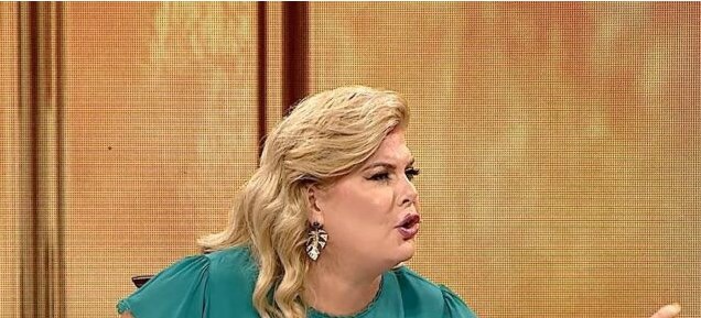 Ku ka femer qe te mban ty per burre more, ti je si…! Eni Çobani ia pl*s në sy të ftuarit