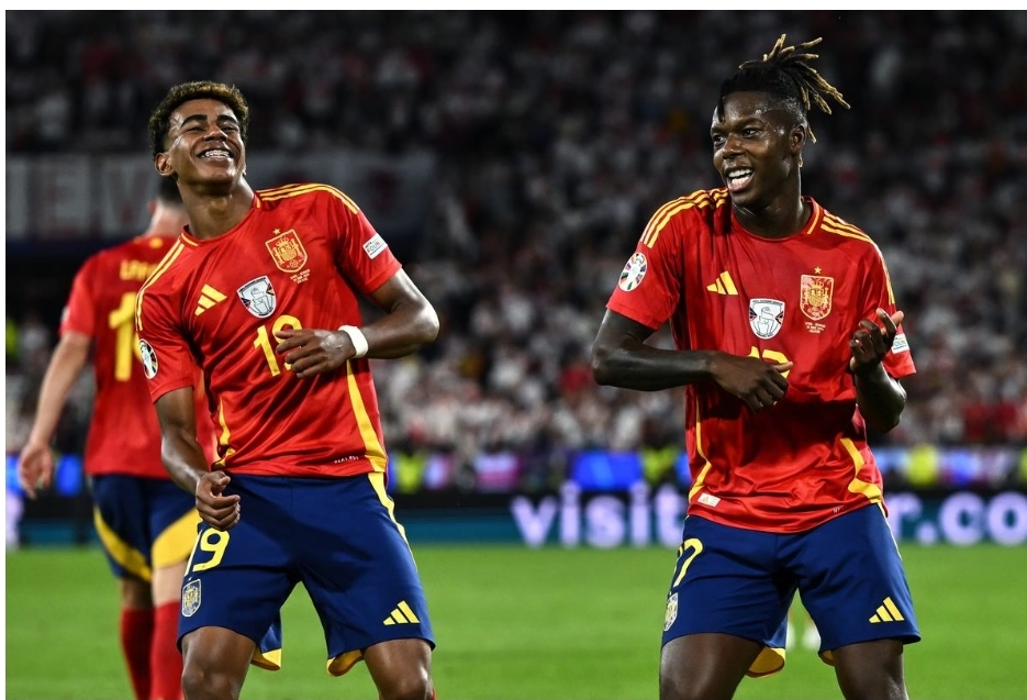 Lamine Jamal “thumbon” në rrjetet sociale Nico Williams duke thene …