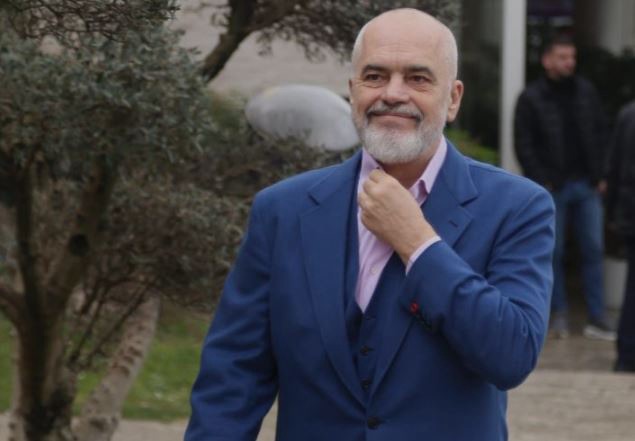 E bujshme! Shkarkohet zyrtari i lartë