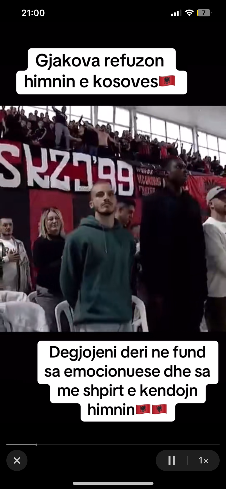 🇦🇱 “Gjakova refuzon Himnin Kosovar ” – E gjithë palestra këndon himnin e Shqipërisë me shpirt! ( Video)